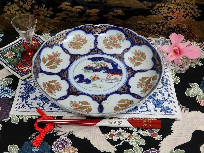 古伊万里　金襴手　陽刻　窓絵　花の図　８寸皿　E109AS-fbfq 古伊万里 金襴手 陽刻 窓絵 花の図 8寸皿 E109AS-fbfq - メルカリ