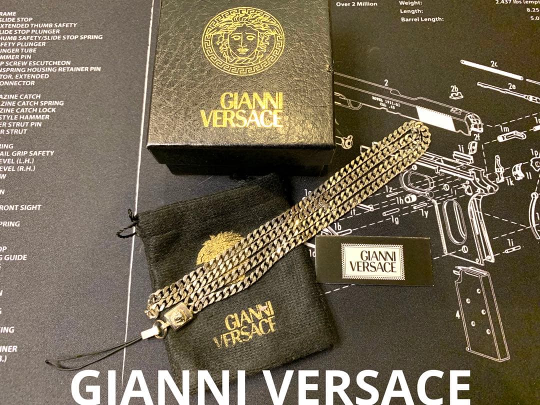 ジャンニベルサーチ Gianni Versace ストラップ