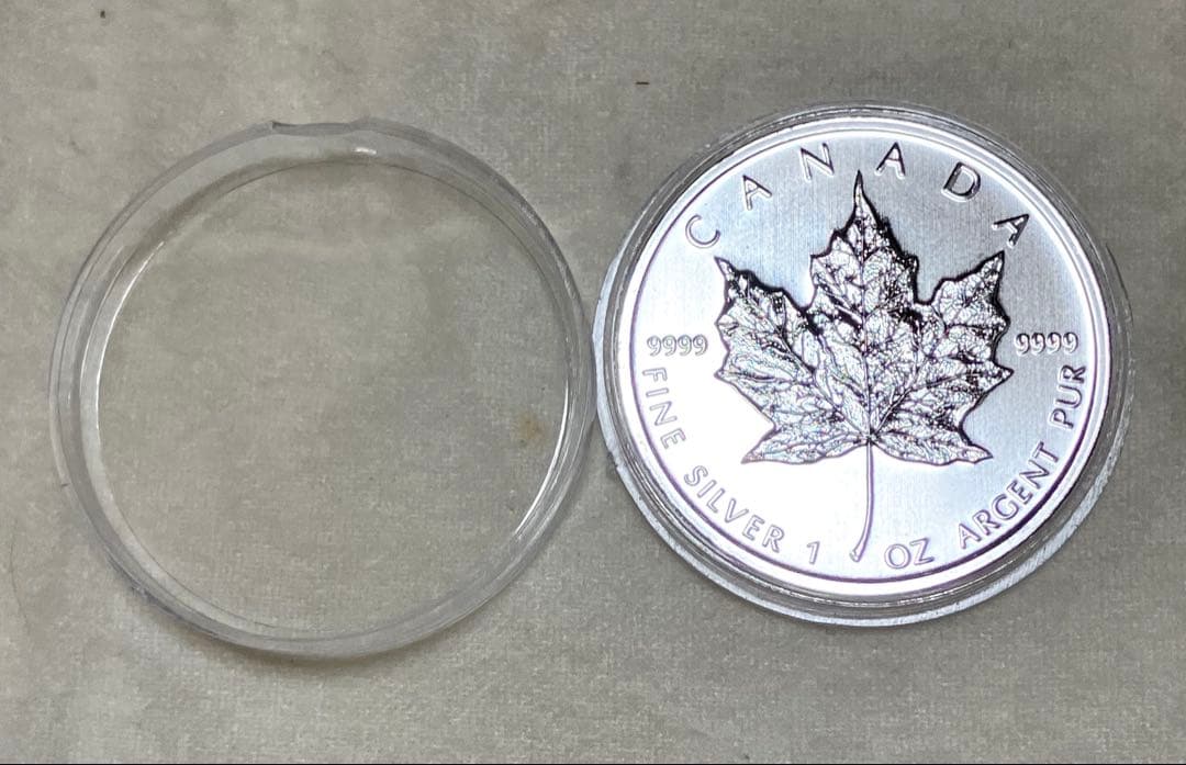 新品未使用】2009年 カナダの純銀メイプルリーフ銀貨クリアケース入り