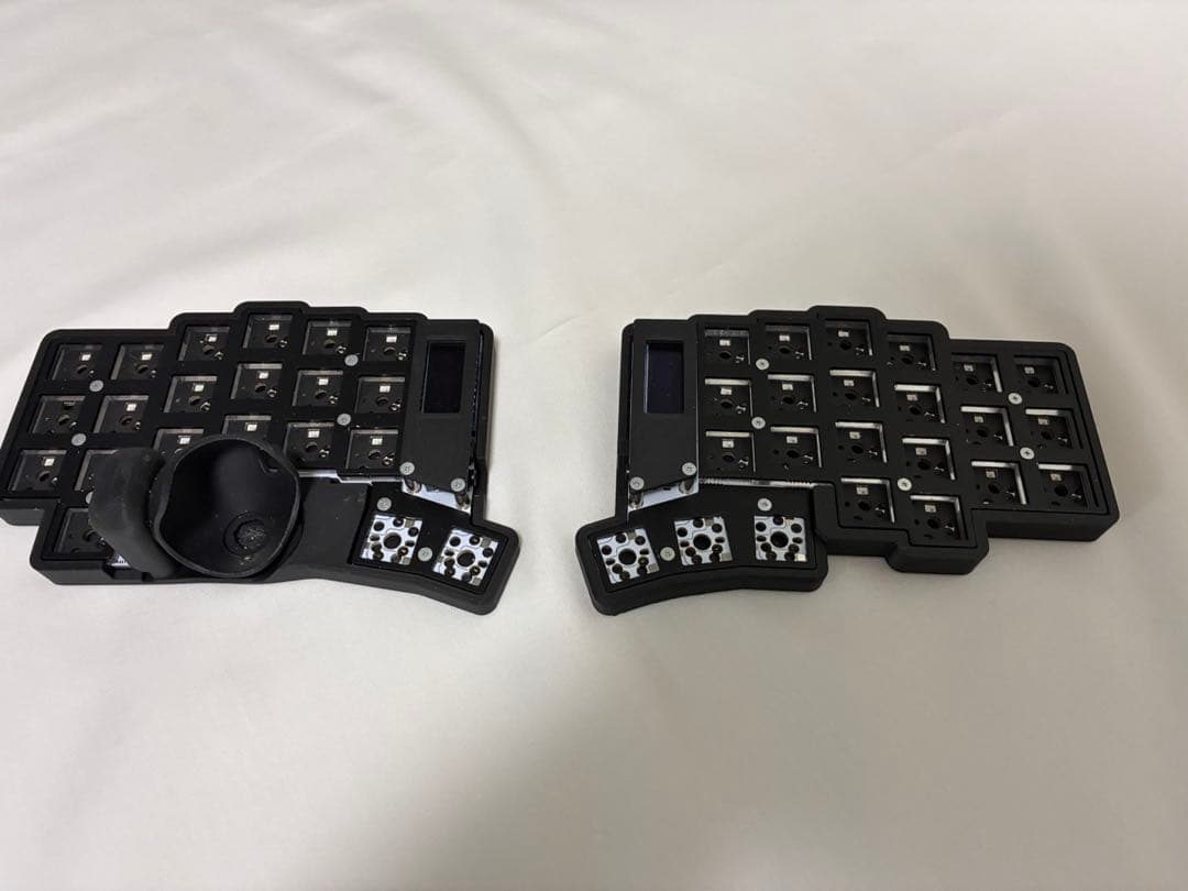 Keyball44 （ケース・フォーム付き、ブラック塗装） - メルカリ