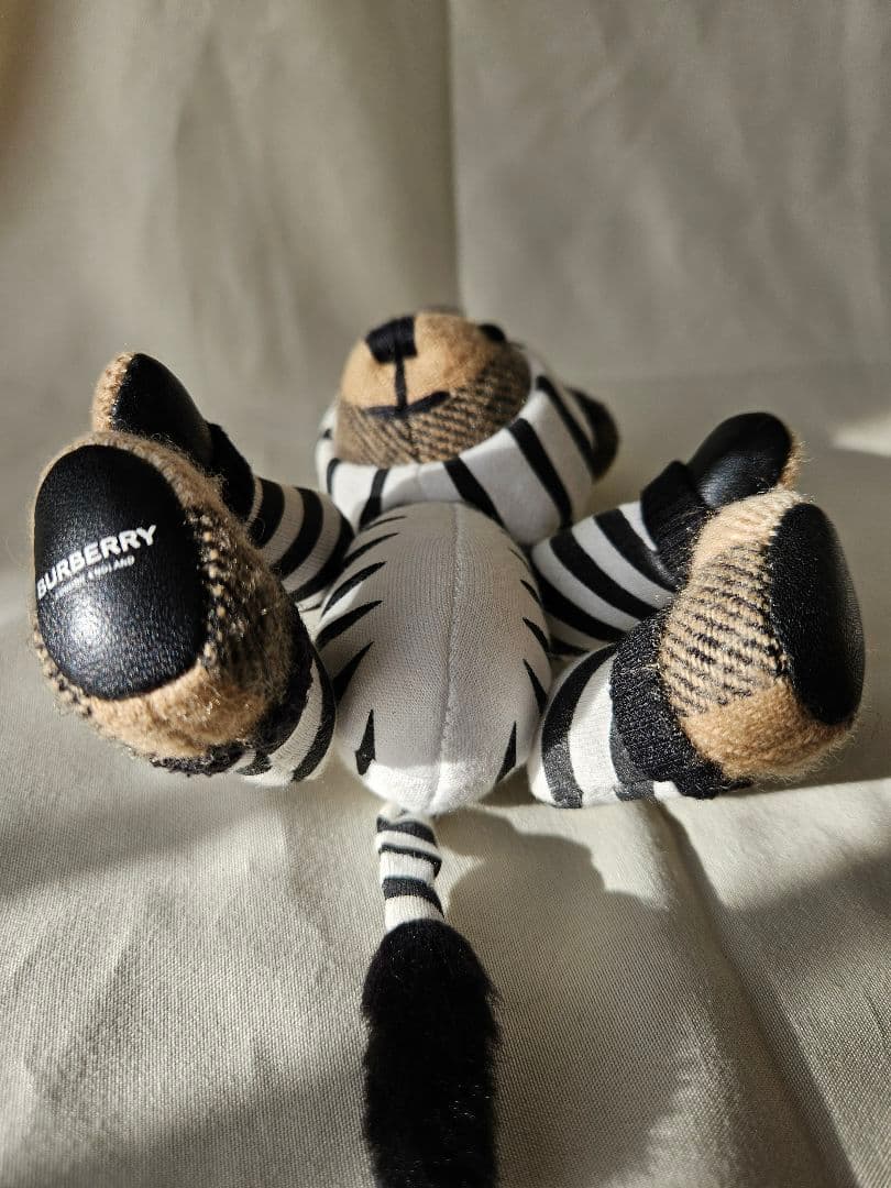 BURBERRY バーバリー ゼブラコスチューム トーマスベア チャーム