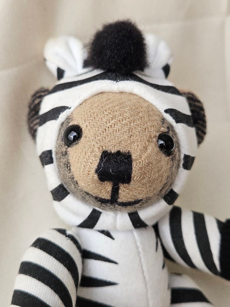 BURBERRY バーバリー ゼブラコスチューム トーマスベア チャーム