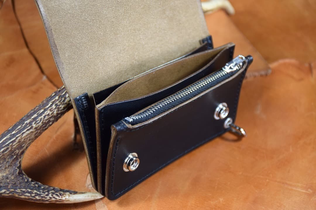 MARYAM社　ホースバット ミニ財布　小銭入れ　　馬革　黒　茶芯