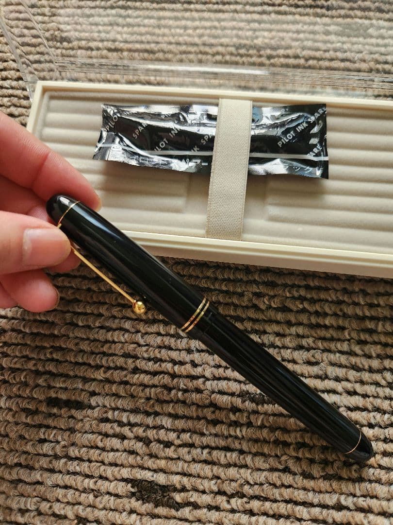 PILOT 万年筆 黒色 カスタム67 専用ケース付き パイロット万年筆