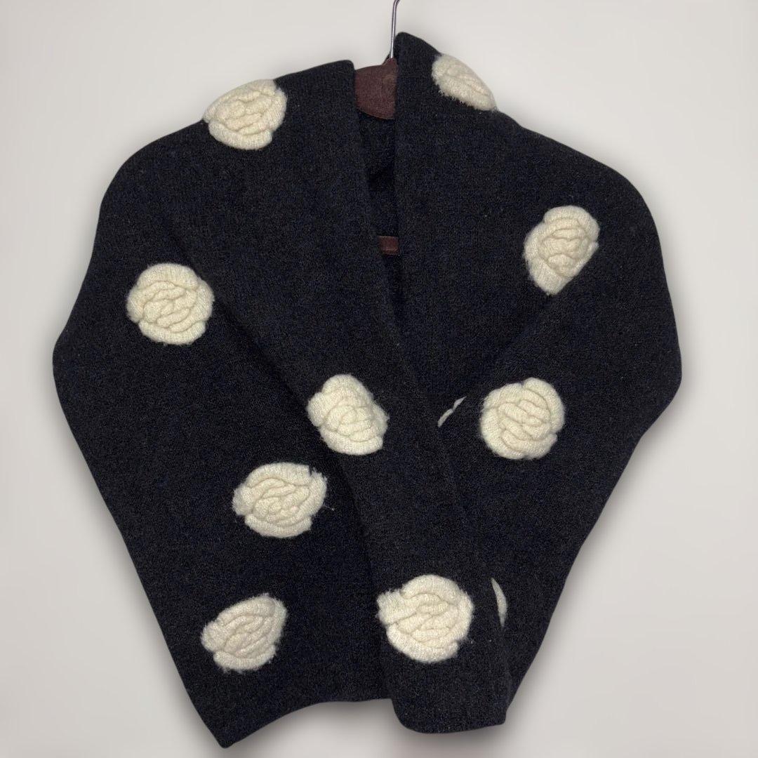 CHANEL マフラー　カメリア CHANEL シャネル ロゴ カメリア マフラー ベージュ×ブラック ウール