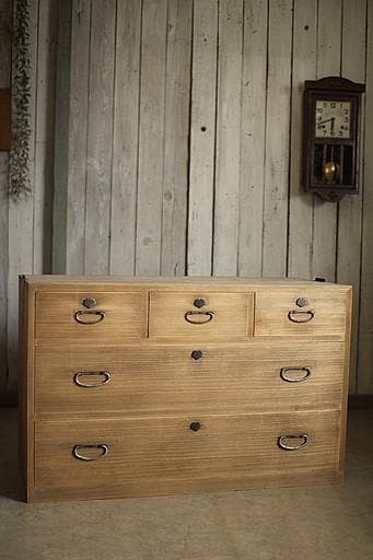 古い木製の引き出し5杯 チェスト 桐箪笥 昭和レトロ タンス 古家具 古民家