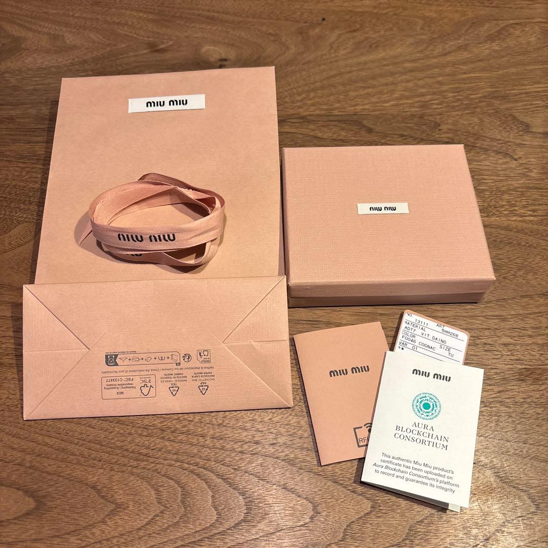 ブラン　新品 未使用　ミュウミュウ ケース カードケース