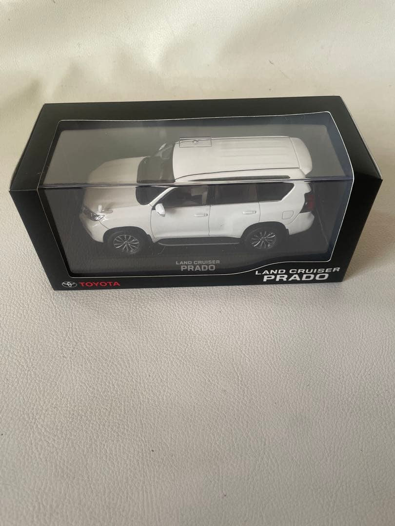 トヨタ ランドクルーザー プラド 150 後期 ① 040 スーパーホワイトⅡ