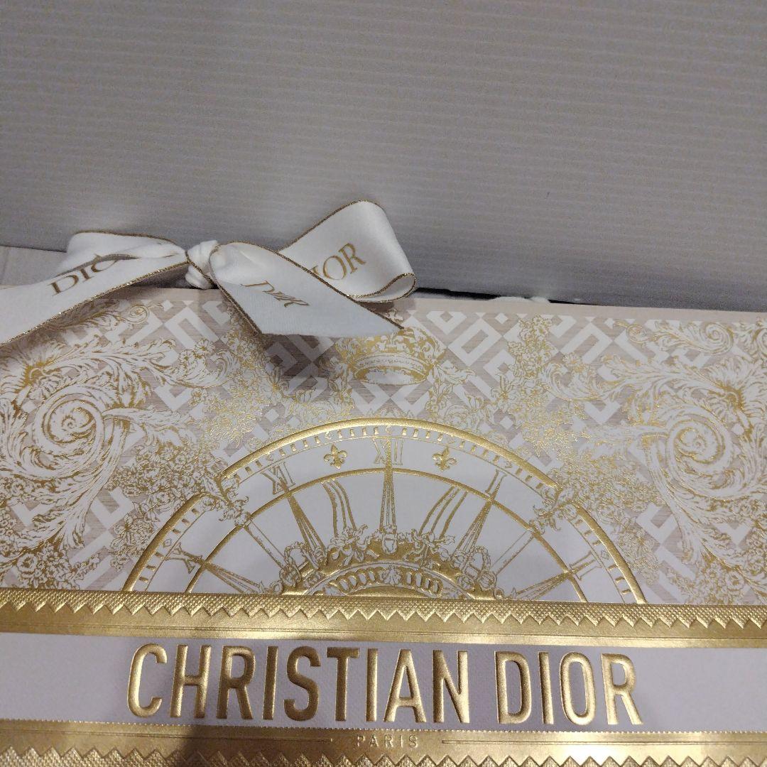ディオール クリスマス限定 ショッパー 2024 紙袋 - メルカリ