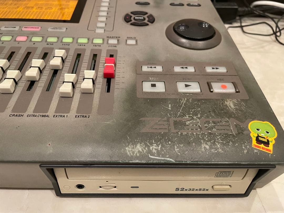 ZOOM MRS-1608 ミキサー • マルチトラックリコーダー