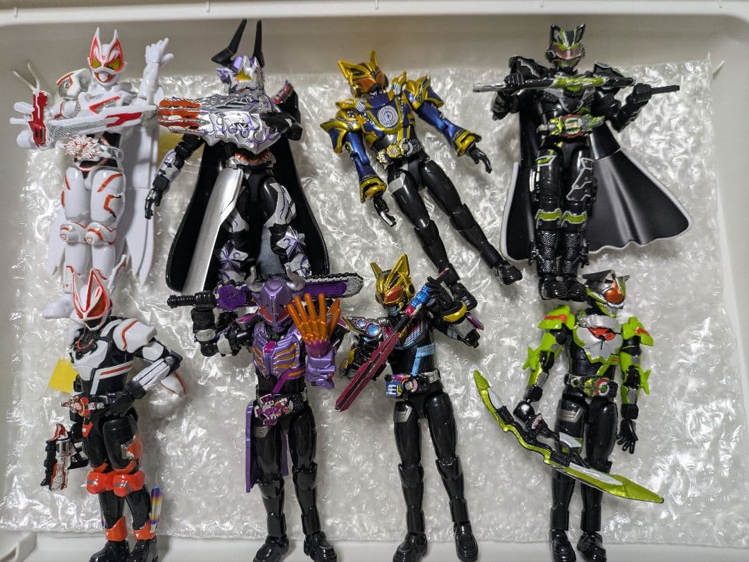 2月中限定出品装動ギーツ75体まとめ売りセット - メルカリ