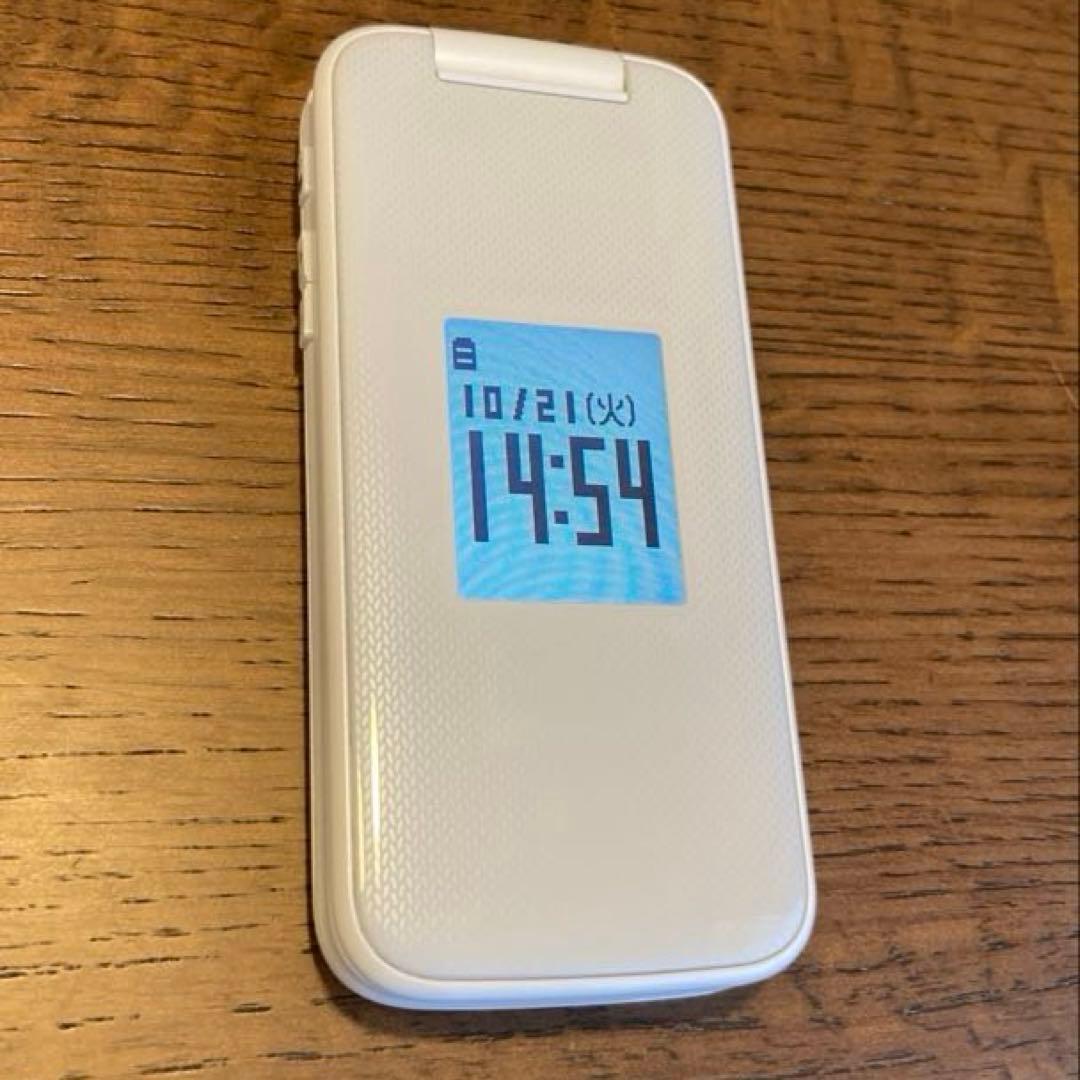 docomo らくらくホン F-41Fセット ホワイト - メルカリ