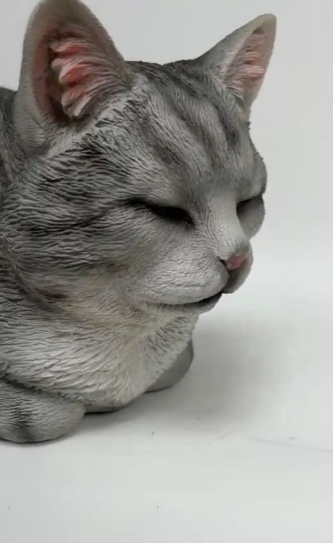 猫の置物 オブジェ サバトラ サバシロ アメリカンショートヘア 猫