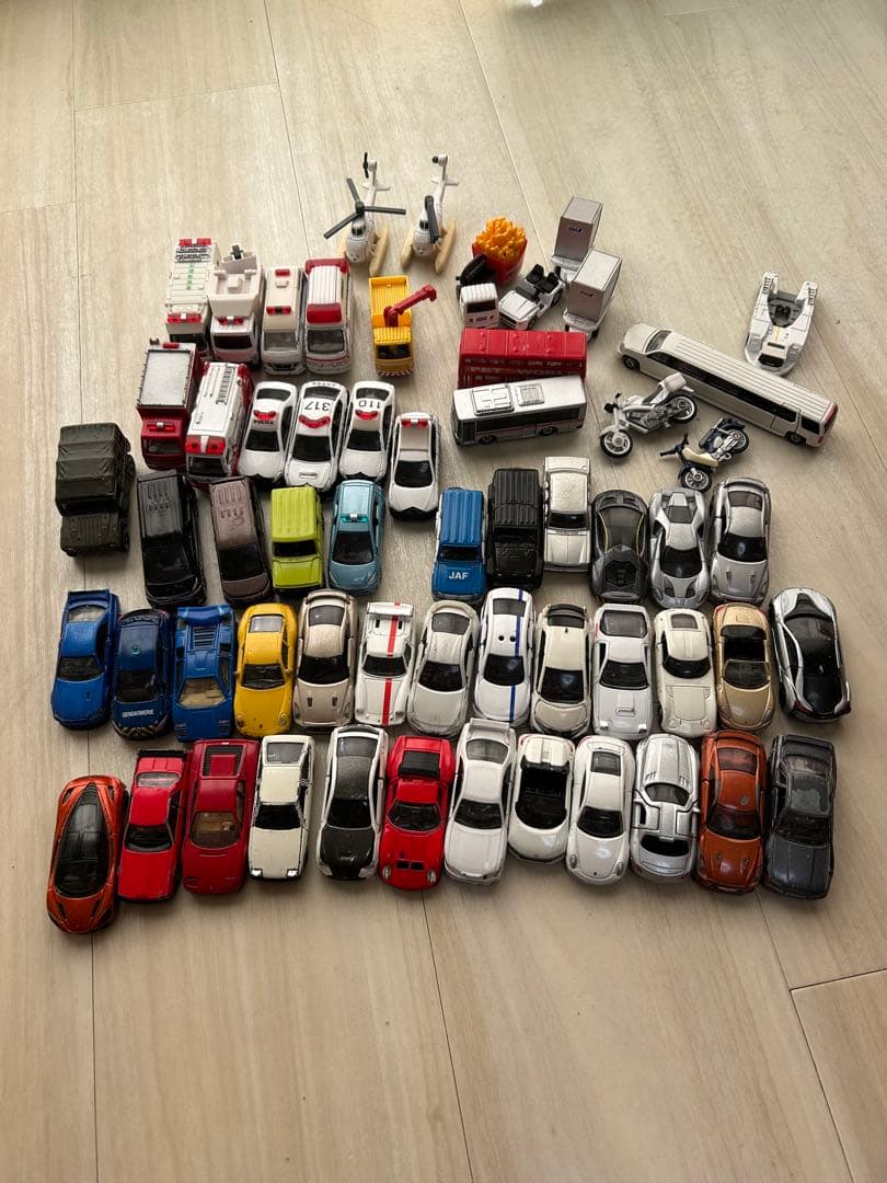 トミカ 3階建て駐車場セット➕トミカ色々セット