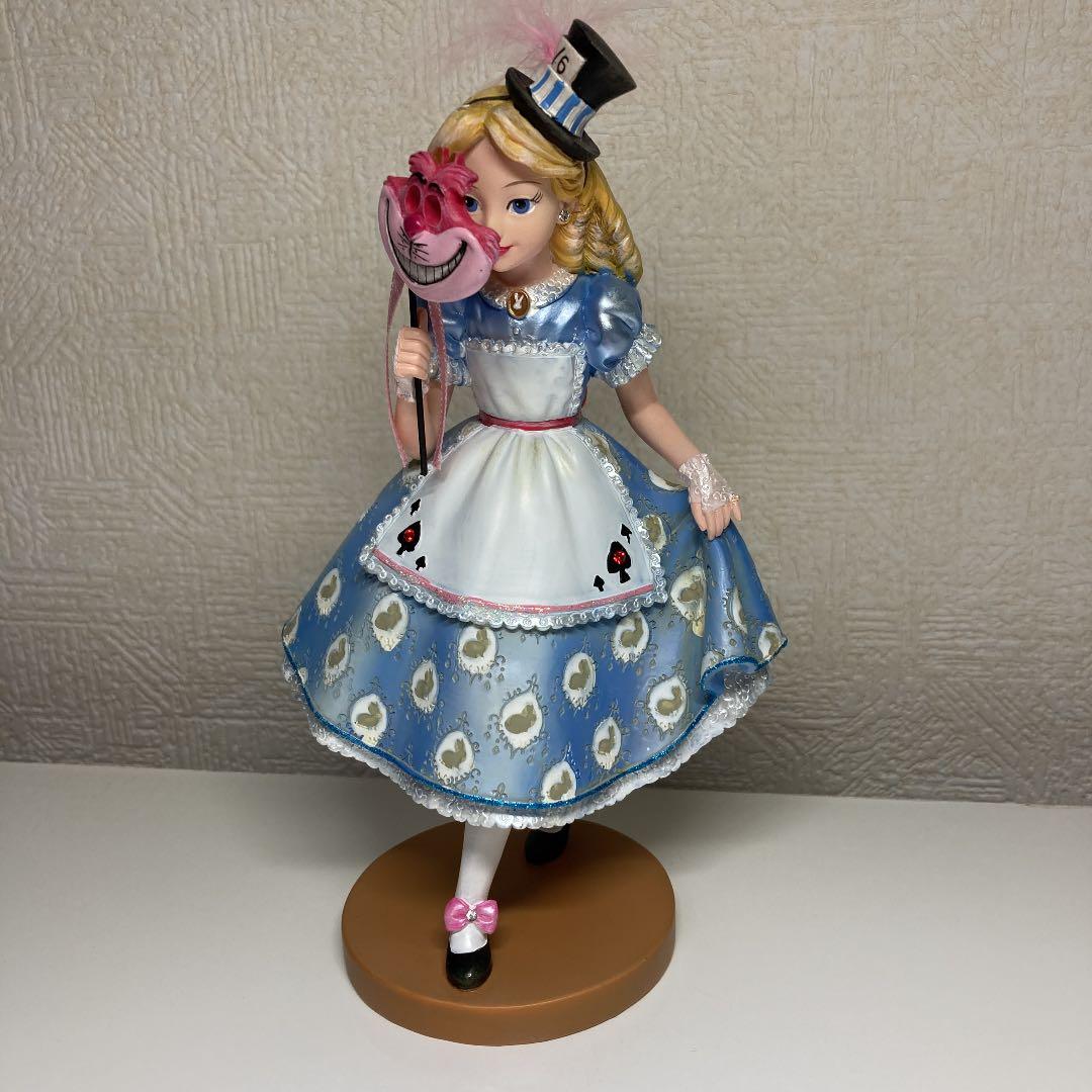 オファー ディズニーショーケース アリス フィギュア Disney Showcase