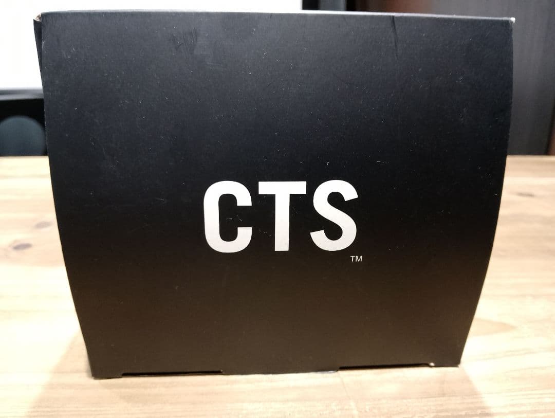 1/18 キャデラック　CTS　セダン　ディーラー品　ミニカー　レッド