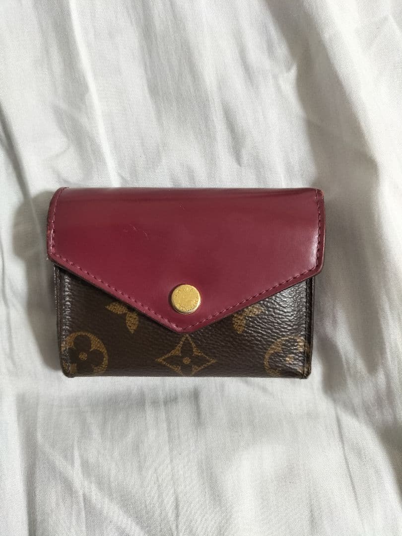 Louis Vuitton 三つ折り財布 ブラウン/ワインレッド 小物 共テ過去問