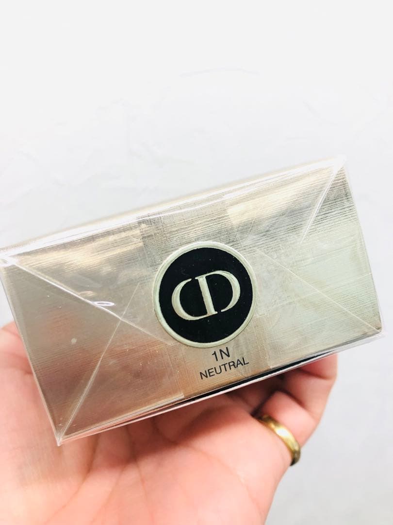 新品！ DIOR リキッドファンデーション 1N ニュートラル