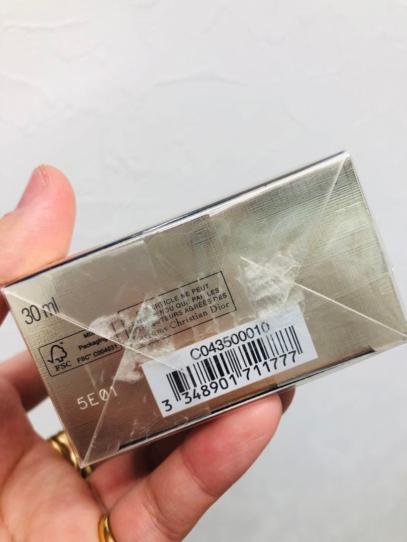 新品！ DIOR リキッドファンデーション 1N ニュートラル