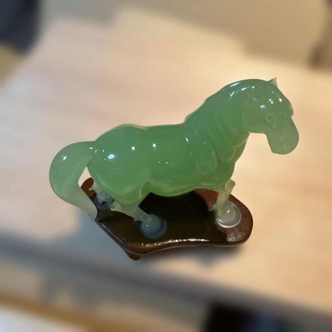 硝子工芸品 馬の彫刻 木製台座付き - メルカリ