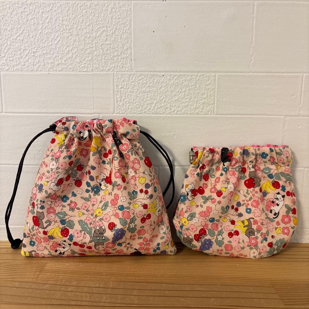 感謝価格　SALE 猫柄　16cmファスナーポーチ　人気　ハンドメイド　新柄