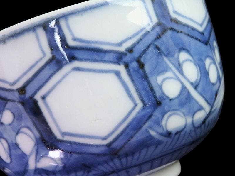 古伊万里　染付 亀甲紋に梅の図　りん茶碗　A598AS-fbvc