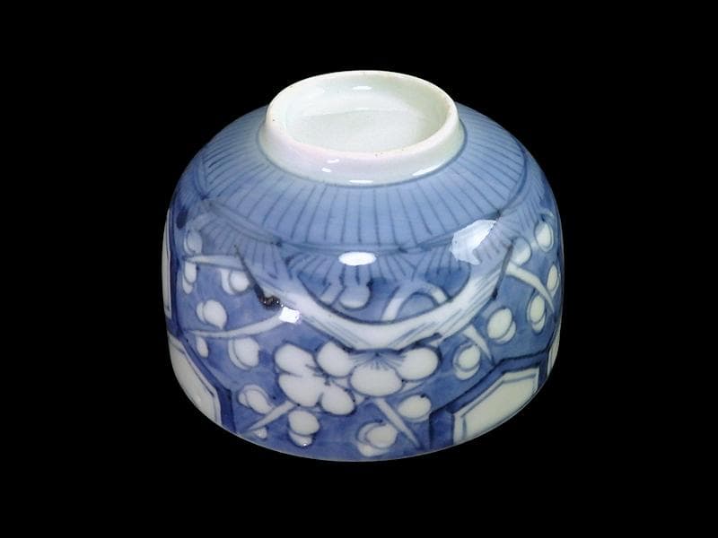 古伊万里　染付 亀甲紋に梅の図　りん茶碗　A598AS-fbvc