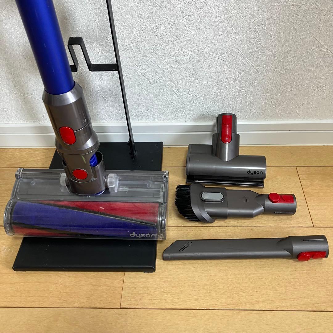 Dyson V7 Fluffy 掃除機 本体と付属品