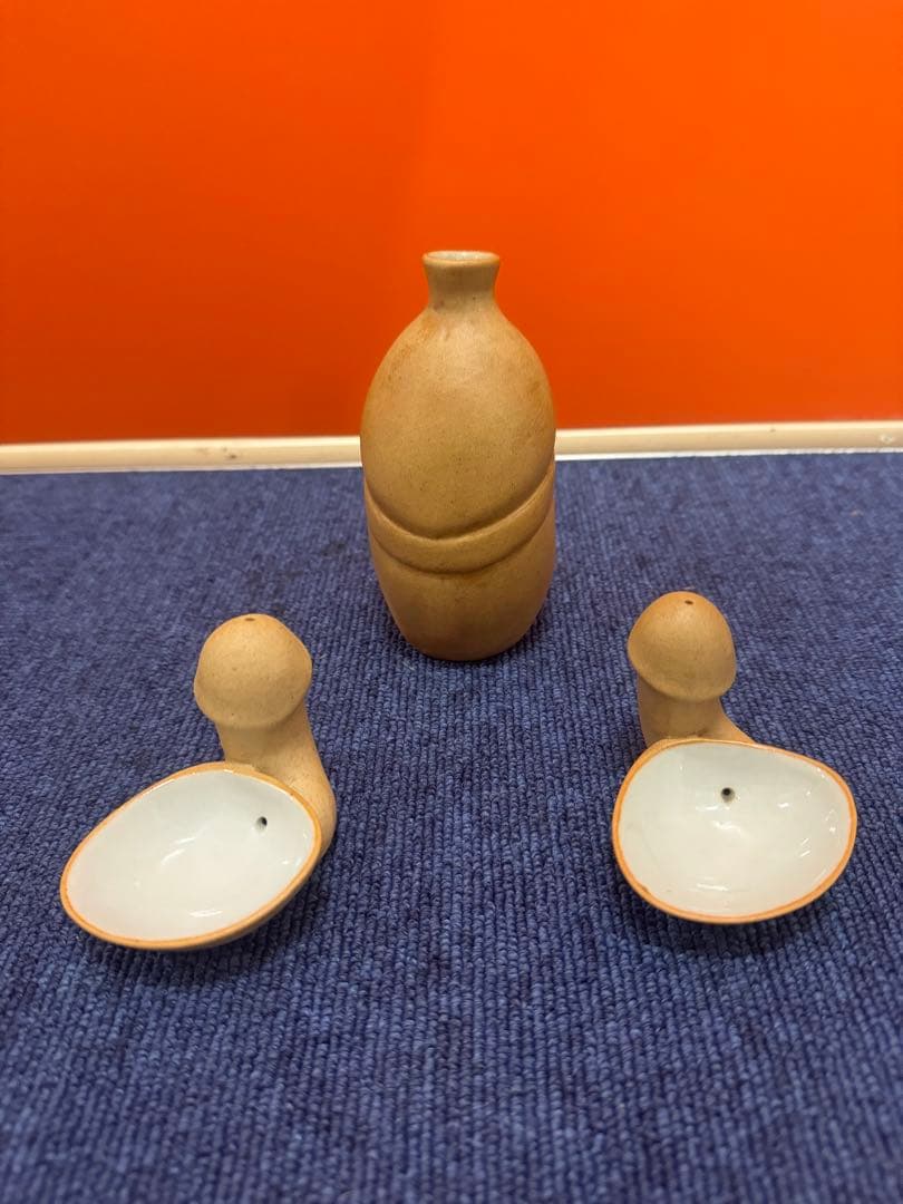 1735 美品 春画陶器 変型おかめ酒器揃　徳利1客　盃2客