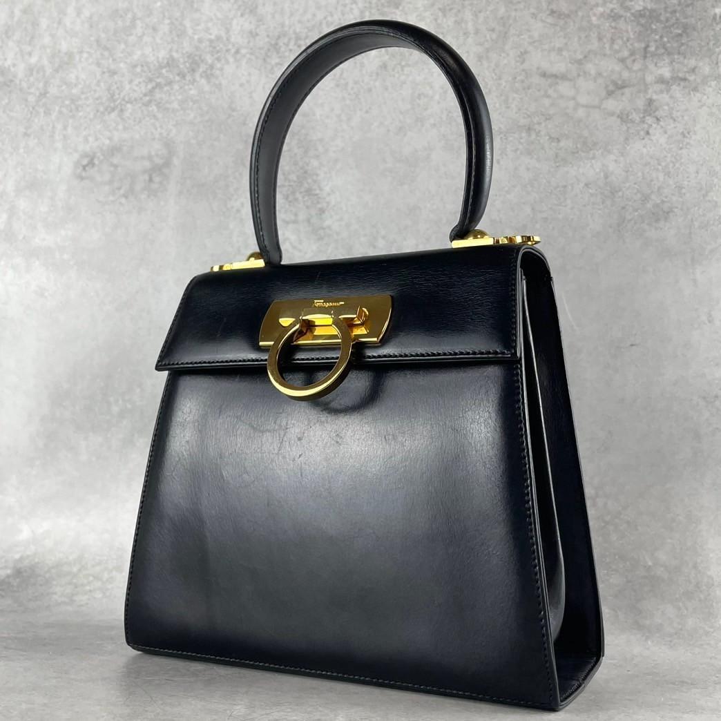 美品✨サルヴァトーレ フェラガモ ガンチーニ レザー ハンドバッグ ブラック 黒