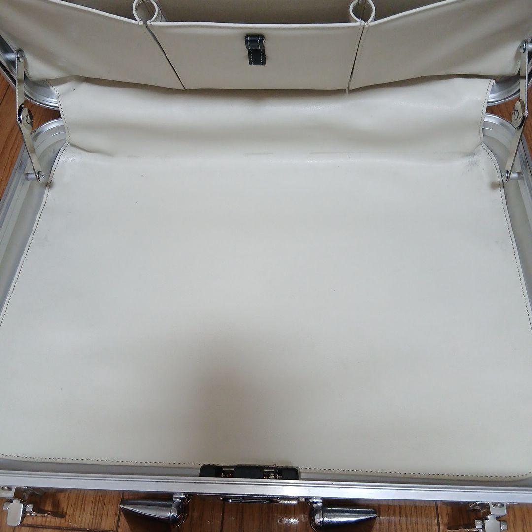 極上！超希少ZERO HALLIBURTON ゼロハリバートン Q4-PS