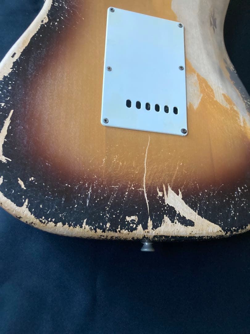 早い者勝ち　#12ストラトキャスタータイプ　ニトロセルロースラッカー塗装