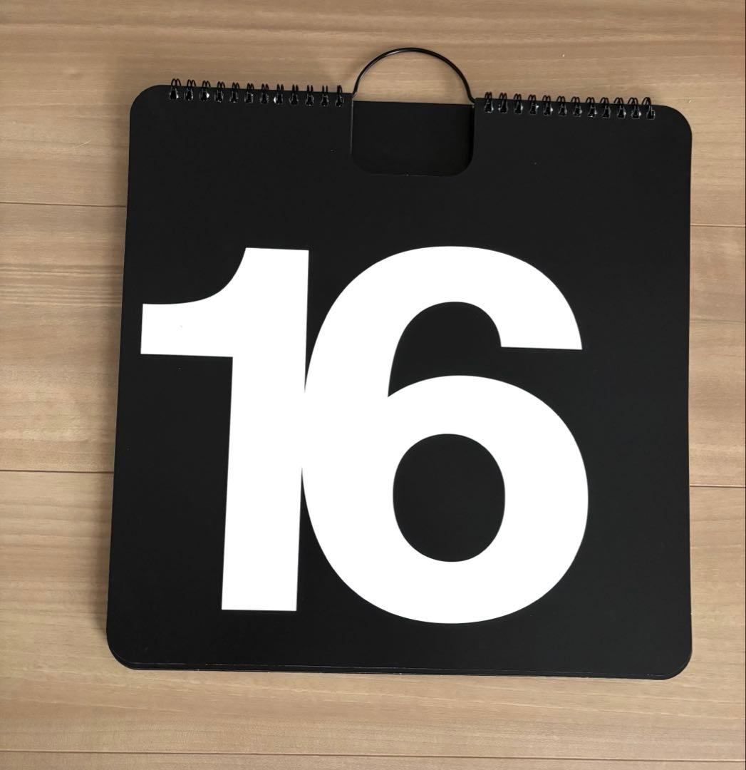 美品 NAVA MAX365 壁掛けカレンダー 海外インテリア モノトーン - メルカリ