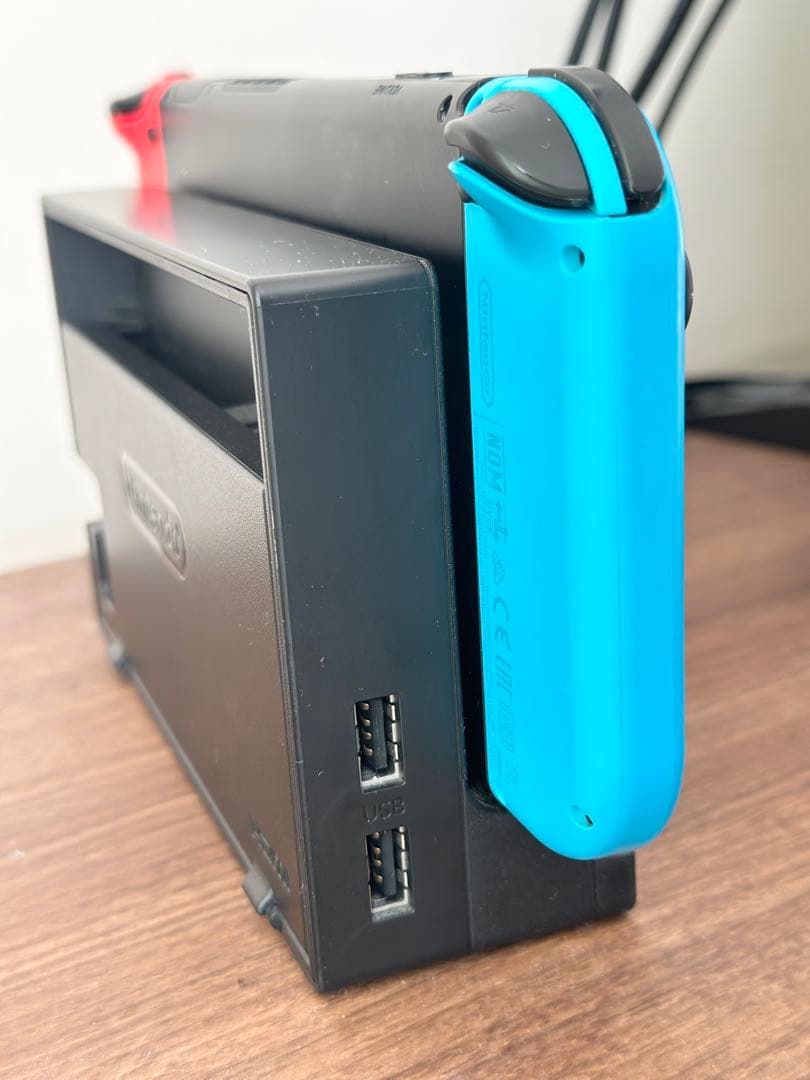 【限定価格】Nintendo Switch 本体 Joy-Con 充電ドック付