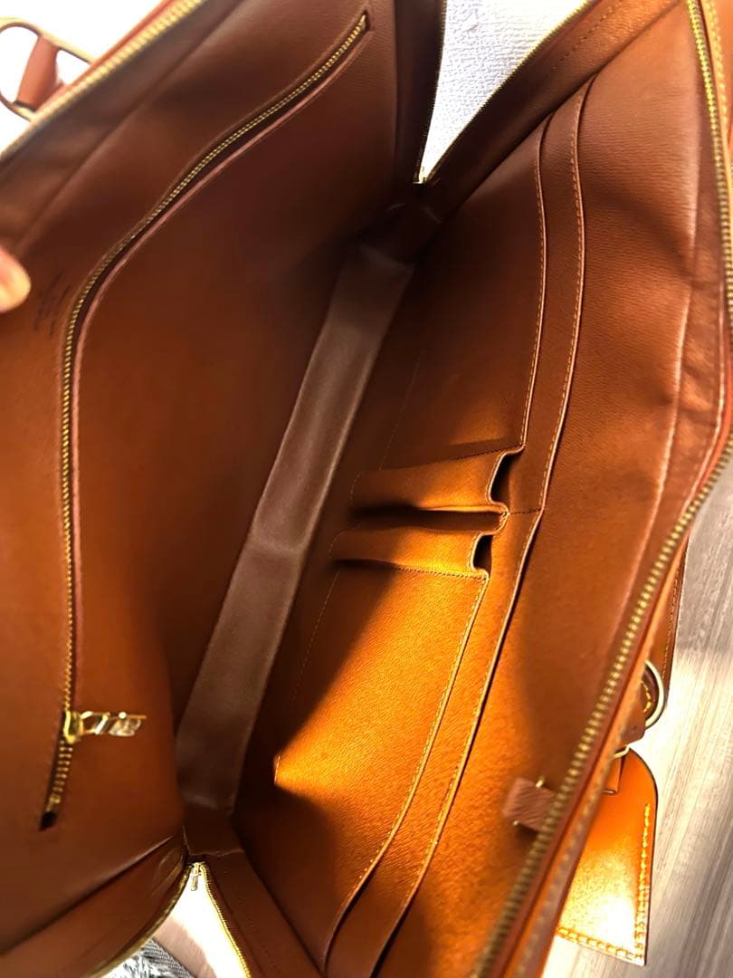 美品 LV ルイ ヴィトン エピ ポルトドキュマン ヴォワヤージュ