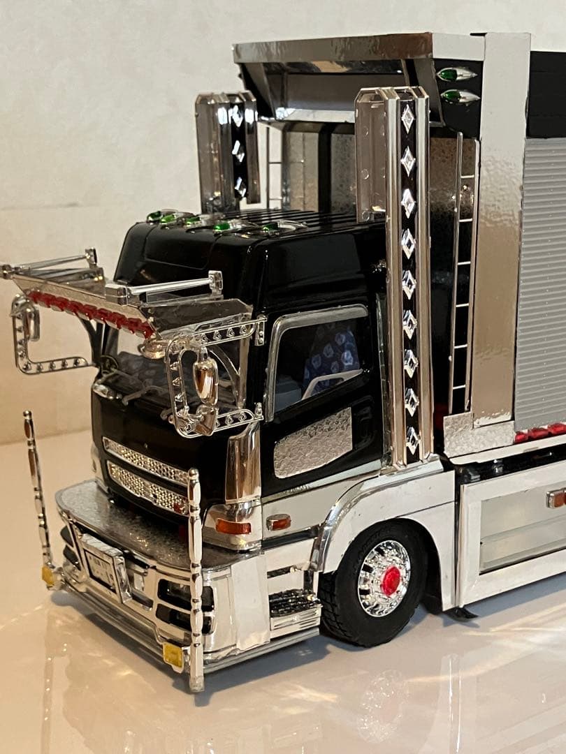 スーパーグレート、デコトラダンプ、1/32スケール完成品