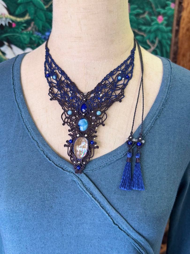 幻の石アフガナイト＆アイリスクォーツ＆ラピスラズリのマクラメ編み