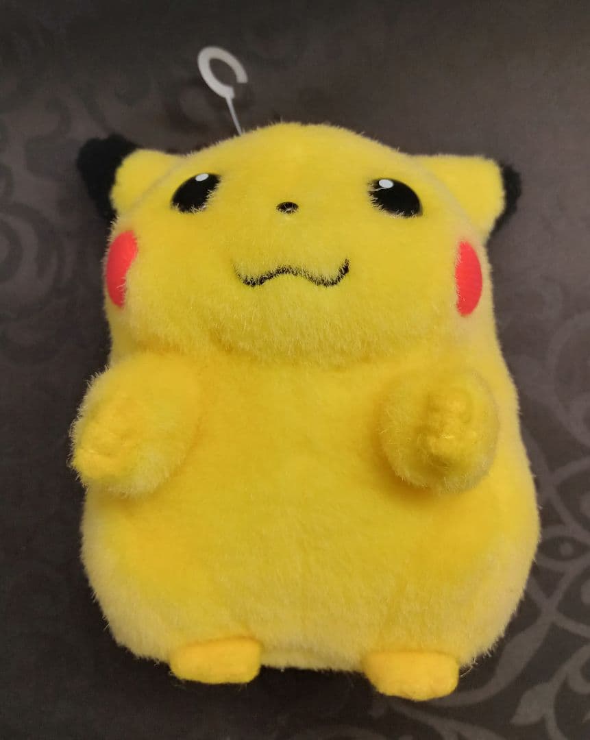 ピカチュウ ぬいぐるみ TOMY タグ無し
