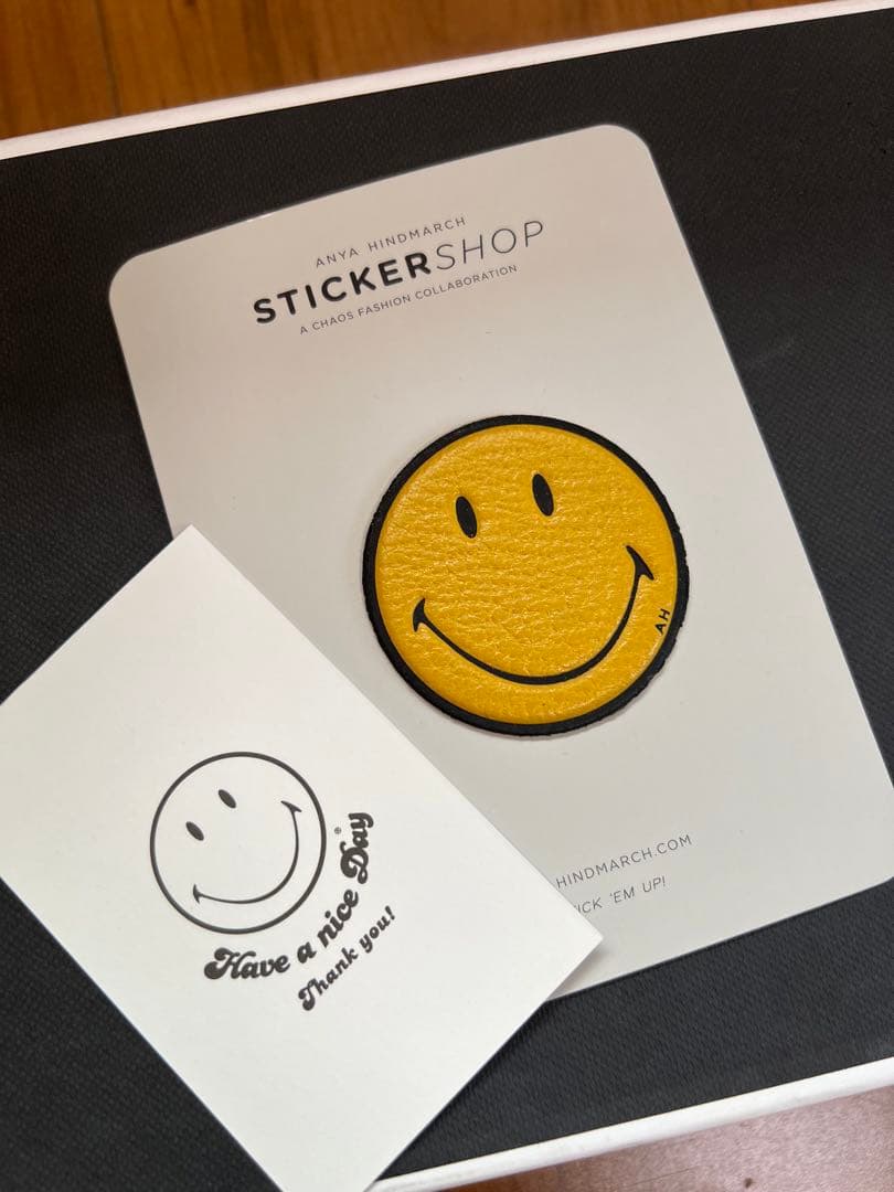 新品未使用超レアLONDON本店購入アニヤハインドマーチスマイリー革