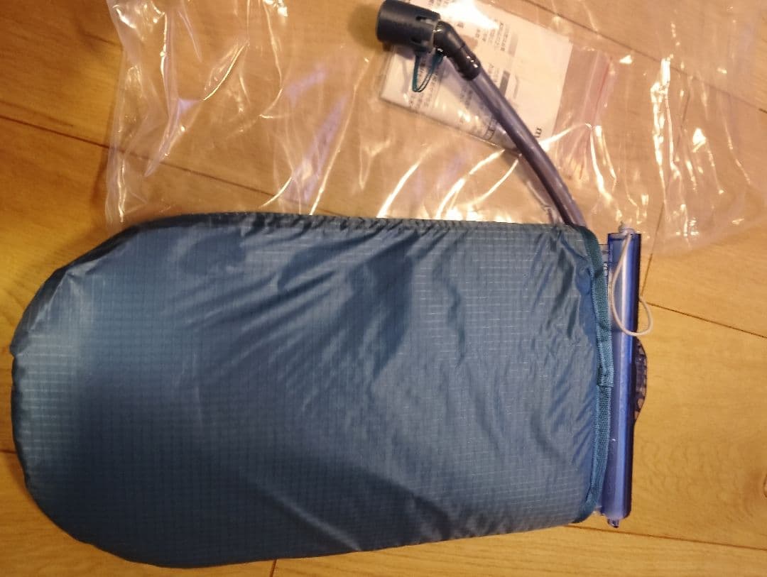 mont-bell ハイドレーションパック 青 新品 未使用