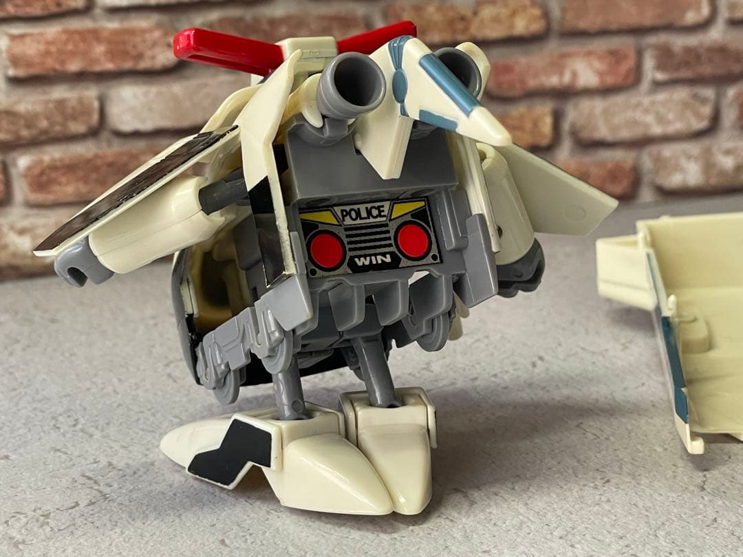 超特急ヒカリアン ポリスウィン トミー