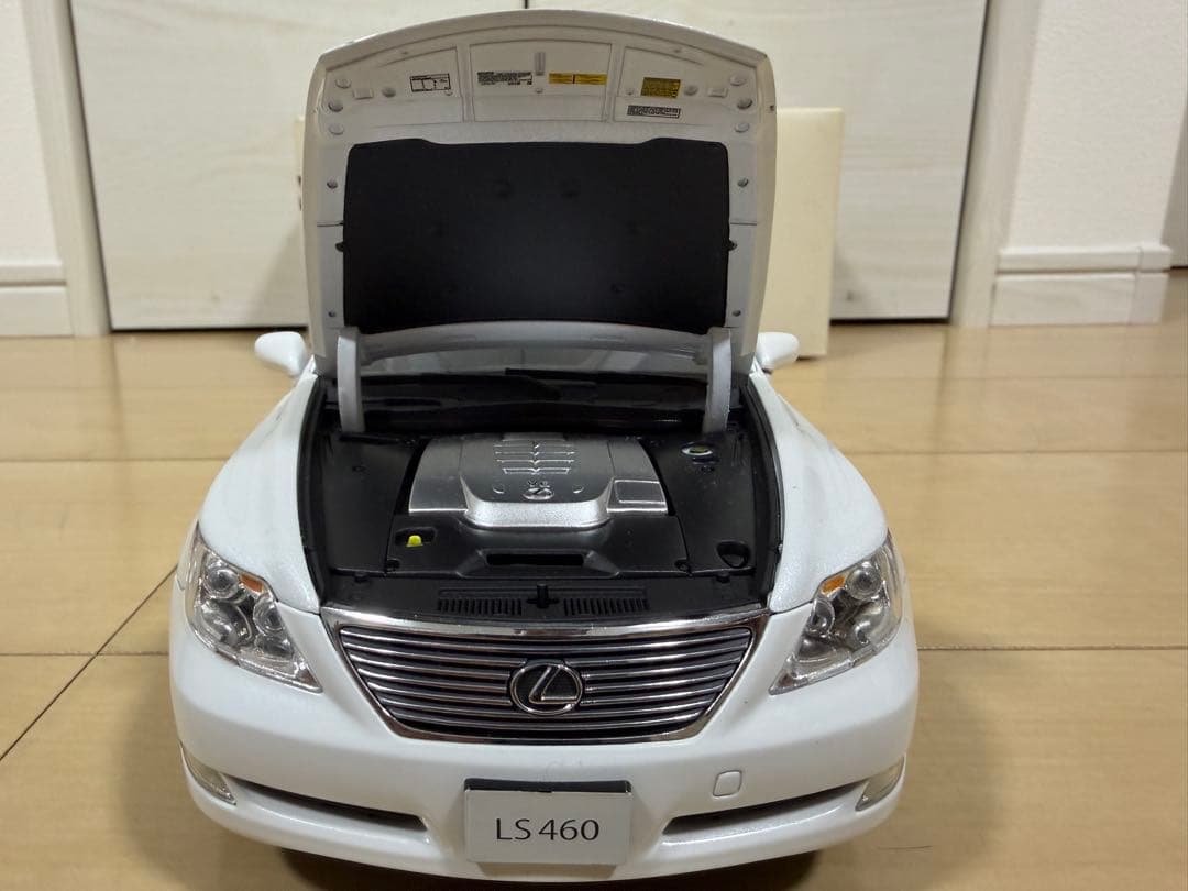 【希少】NOREV ノレブ 1/18 レクサス LS460 ミニカー