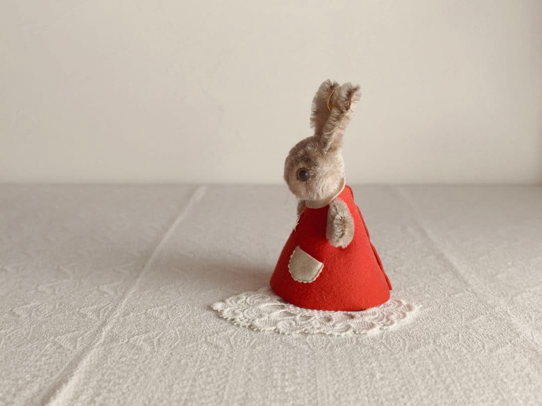 * vintage steiff ❀ * 赤いワンピースの ウサちゃん