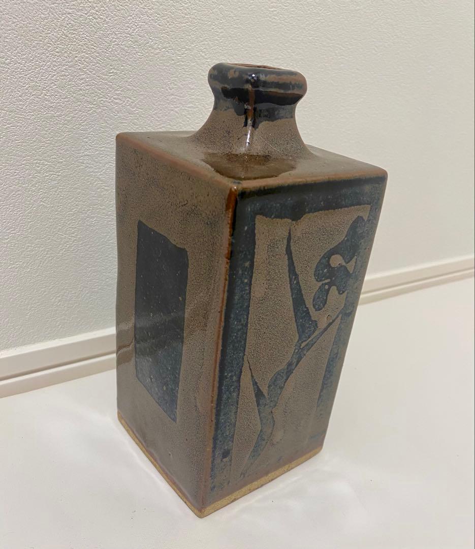 濱田庄司(浜田庄司) ？　柿釉抜絵角瓶 人間国宝 花瓶　一輪挿し 角瓶 花器 濱田庄司(浜田庄司) ？ 柿釉抜絵角瓶 人間国宝 花瓶 一輪挿し 角瓶