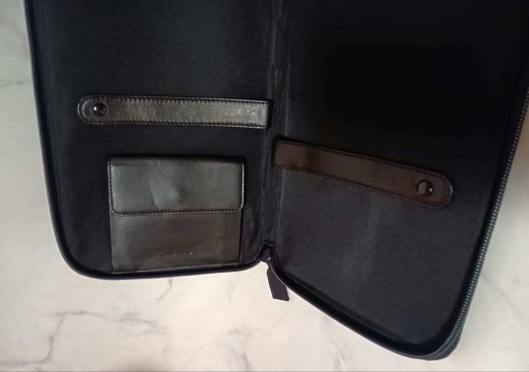 極美品 プラダ 　PRADA　ネクタイケース　ネクタイ収納　キャリングケース