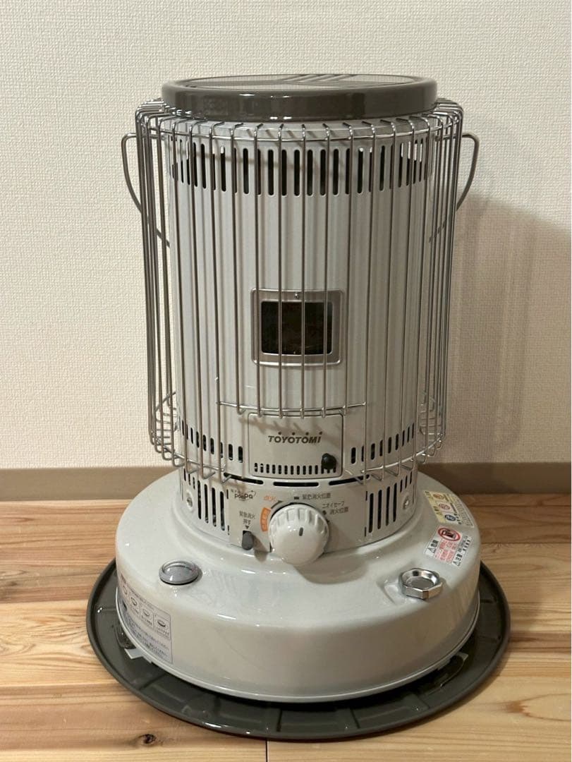 【新品・未使用】トヨトミ 石油ストーブ ホワイト　KS-67H TOYOTOMI（トヨトミ） 対流型 石油ストーブ ホワイト KS-67H（W） 日本