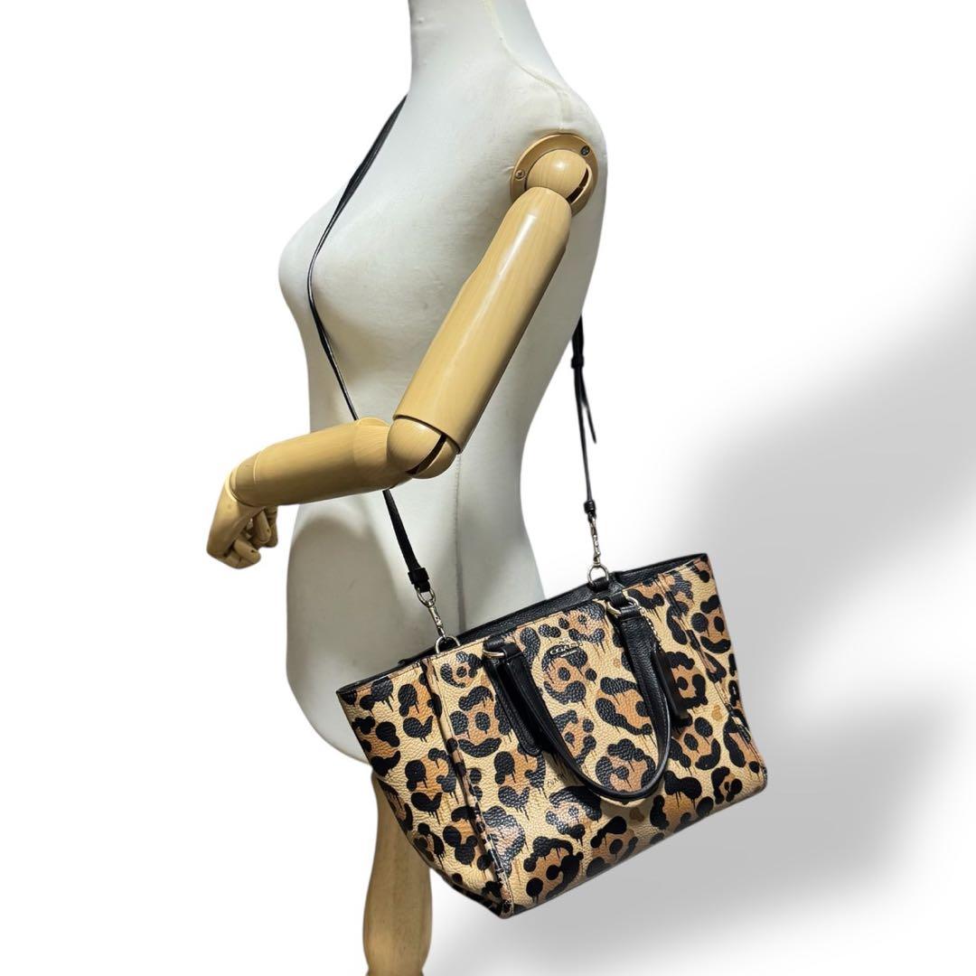 美品✨️コーチ 2way ショルダーバッグ PVC レザー レオパード 豹柄