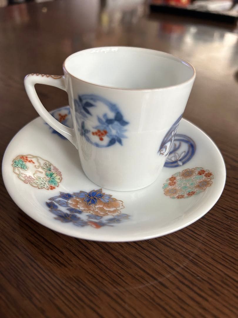 お値下げしました ビンテージ、オールド深川製磁、金彩染錦花丸紋 コーヒー