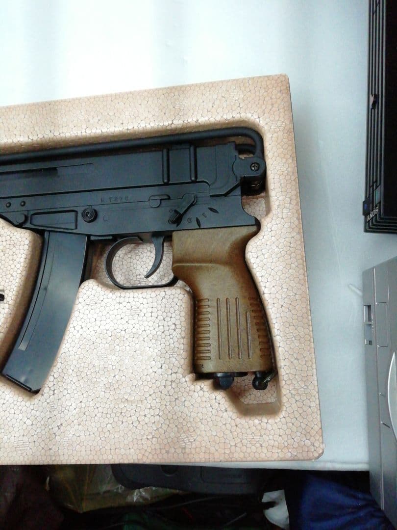 東京マルイ Vz61 スコーピオン エアコキ 箱付き ほぼ未使用 サバゲー