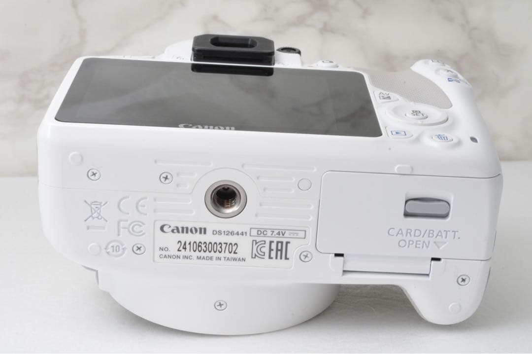 美品❣️ショット数新品級 Canon EOS Kiss X7⭐️ホワイト - メルカリ